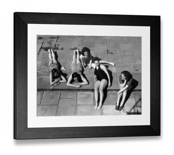 Framed Print : Young women sunbathing at Gravesend baths 4 May 1946