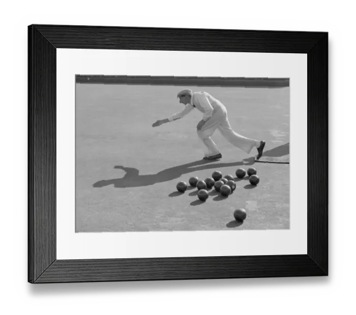 Framed Print : C. D. Vaughan perfects his delivery at the Broadstairs and St Peteras Sixth Open Framed Print : C. D. Vaughan perfects his delivery at the Broadstairs and St Peteras Sixth Open