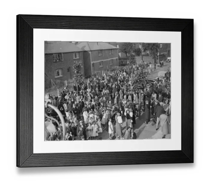 Framed Print : Opening of the Wardona Cinema in Swanscombe, Kent. The crowd ouside the cinema Framed Print : Opening of the Wardona Cinema in Swanscombe, Kent. The crowd ouside the cinema