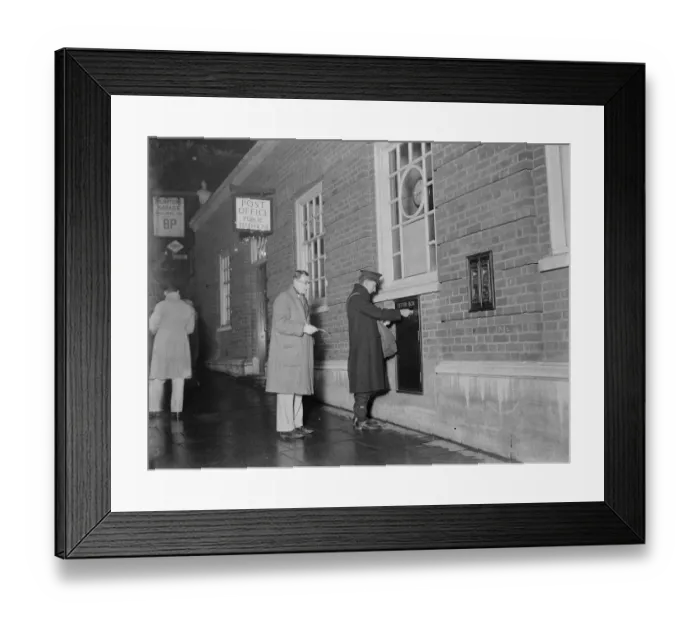 Framed Print : Post Office in Erith, Kent. 1935 Framed Print : Post Office in Erith, Kent. 1935