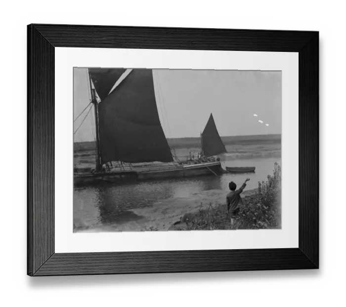 Framed Print : Themes Sailing barge making its way down the river at Dartford, Kent