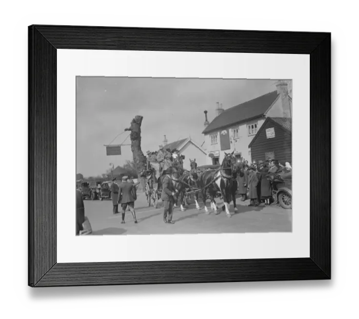 Framed Print : The Dickens centenary coach at the Three Black Birds a Barclays stout and ale pub Framed Print : The Dickens centenary coach at the Three Black Birds a Barclays stout and ale pub