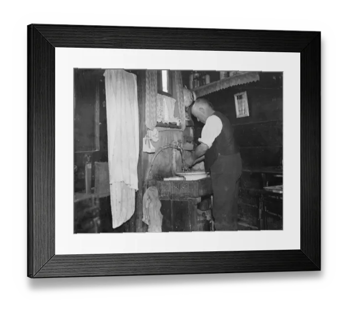 Framed Print : The owner of a cottage in Chislehurst, Kent. 1939 Framed Print : The owner of a cottage in Chislehurst, Kent. 1939
