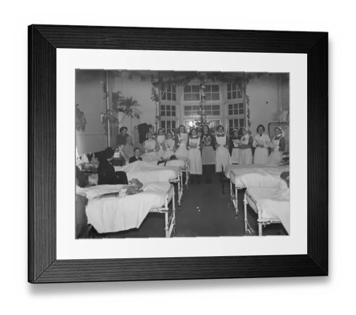 Framed Print : Christmas at Cray Valley Hospital in Kent. Nurses singing carols to patients Framed Print : Christmas at Cray Valley Hospital in Kent. Nurses singing carols to patients