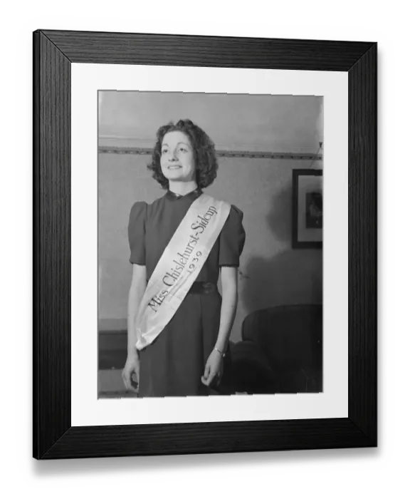 Framed Print : Miss Marion Bloice who is the 1939 Miss Chislehurst - Sidcup. 1939 Framed Print : Miss Marion Bloice who is the 1939 Miss Chislehurst - Sidcup. 1939