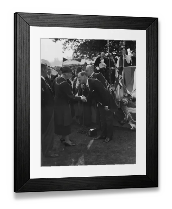 Framed Print : Bexley Charter celebrations ( incorporation as a borough ); Lord Cornwallis shakes
