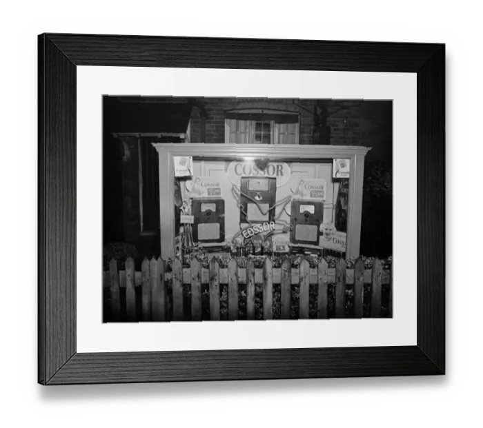 Framed Print : Cossor wireless display in Harnes, Foots Cray, Kent. 1937 Framed Print : Cossor wireless display in Harnes, Foots Cray, Kent. 1937