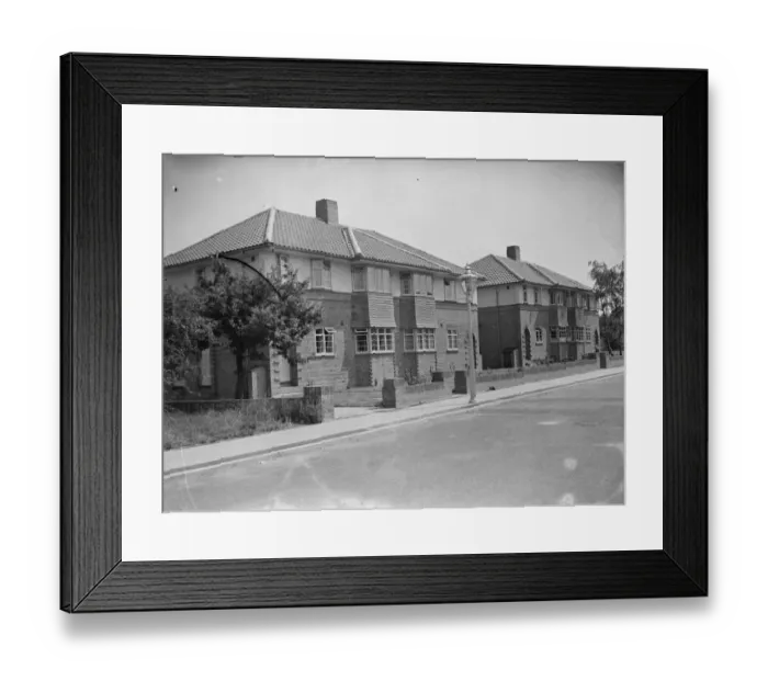 Framed Print : Willet Gardens in Petts Wood, Kent. 1939 Framed Print : Willet Gardens in Petts Wood, Kent. 1939