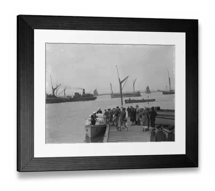 Framed Print : The Home Fleet on the river Thames at Greenhithe, Kent. School children board a Framed Print : The Home Fleet on the river Thames at Greenhithe, Kent. School children board a