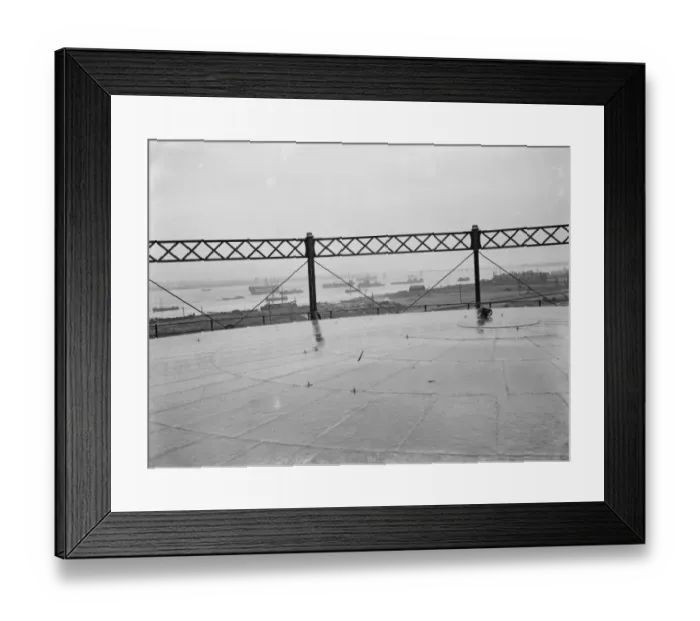 Framed Print : Gravesend Gasworks in Kent. The gasometer top. 1939 Framed Print : Gravesend Gasworks in Kent. The gasometer top. 1939