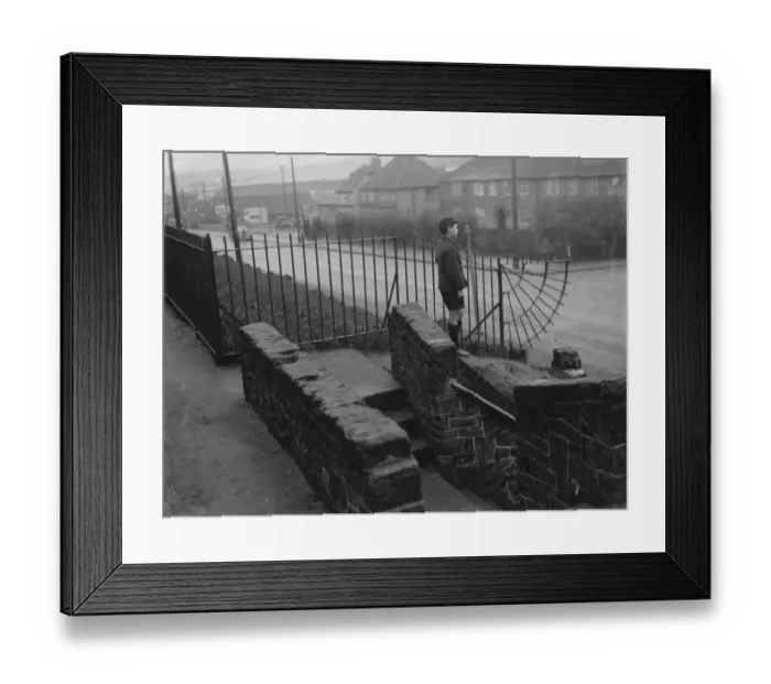 Framed Print : A dangerous footway in Crayford, Kent. 1936 Framed Print : A dangerous footway in Crayford, Kent. 1936