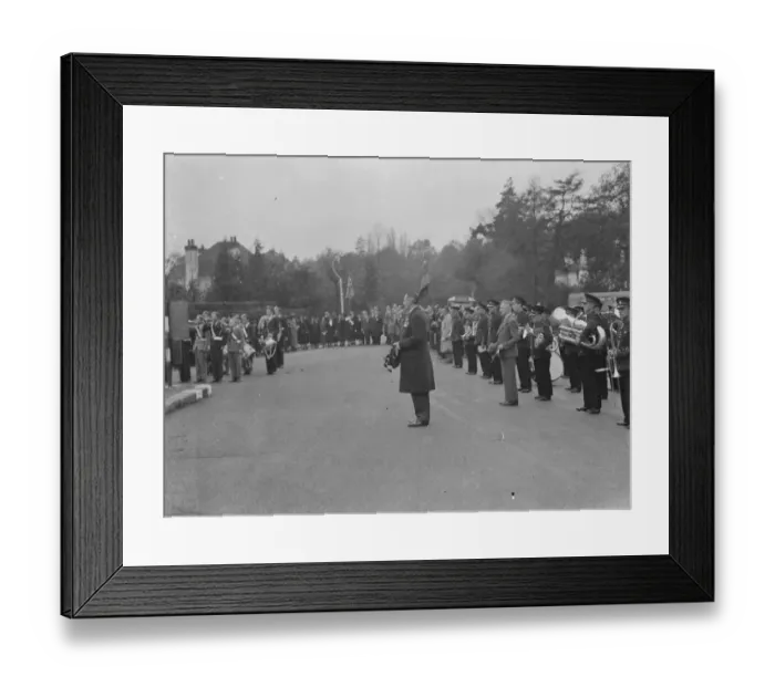 Framed Print : Armistice Memorial Service in Orpington, Kent. Captain W O H Joynson laying Framed Print : Armistice Memorial Service in Orpington, Kent. Captain W O H Joynson laying