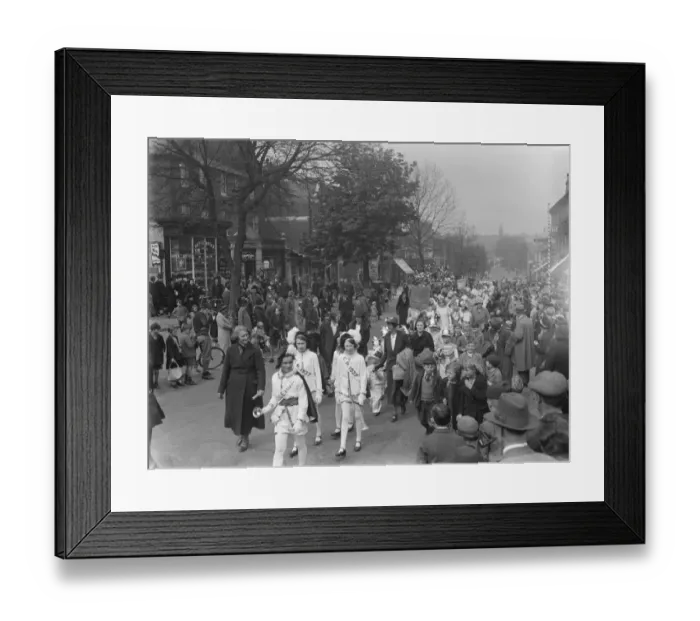 Framed Print : The crowning of Chislehursts May Queen. 1937
