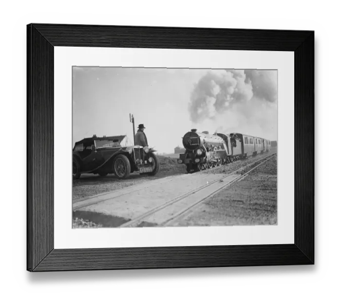 Framed Print : The Romney, Hythe & Dymchurch light railway terminates at Dungeness beach Framed Print : The Romney, Hythe & Dymchurch light railway terminates at Dungeness beach