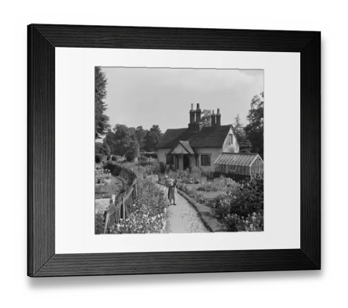 Framed Print : 300 year old cottage in Foots Cray. 1936 Framed Print : 300 year old cottage in Foots Cray. 1936