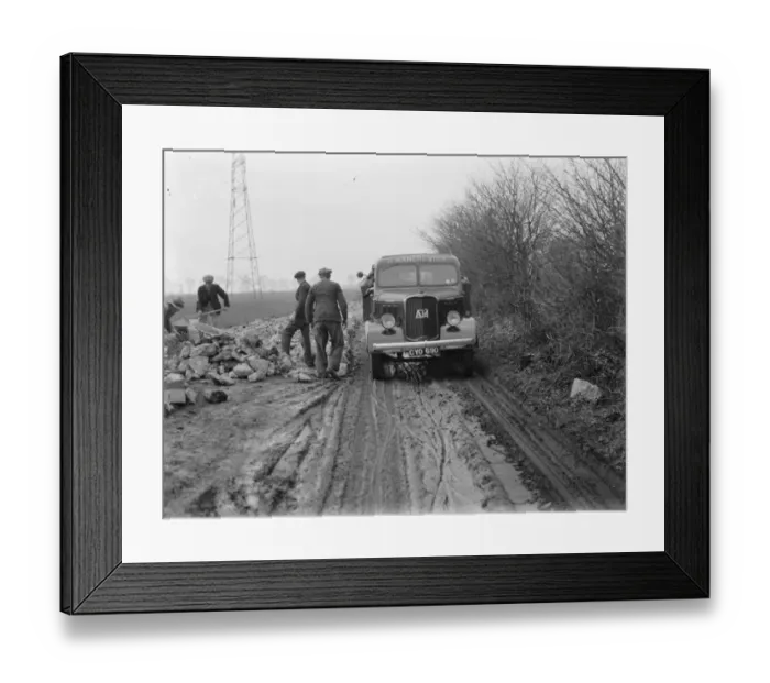Framed Print : Men working on the construction of the Dartford Tunnel in Kent. 1937
