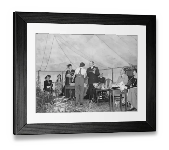 Framed Print : Speech day at the Swanley Horticultural College, Kent. Students are presented with Framed Print : Speech day at the Swanley Horticultural College, Kent. Students are presented with