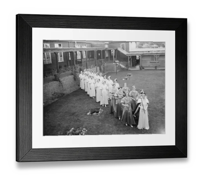 Framed Print : The Dartford Carnival Queen with her attendees. 1936 Framed Print : The Dartford Carnival Queen with her attendees. 1936
