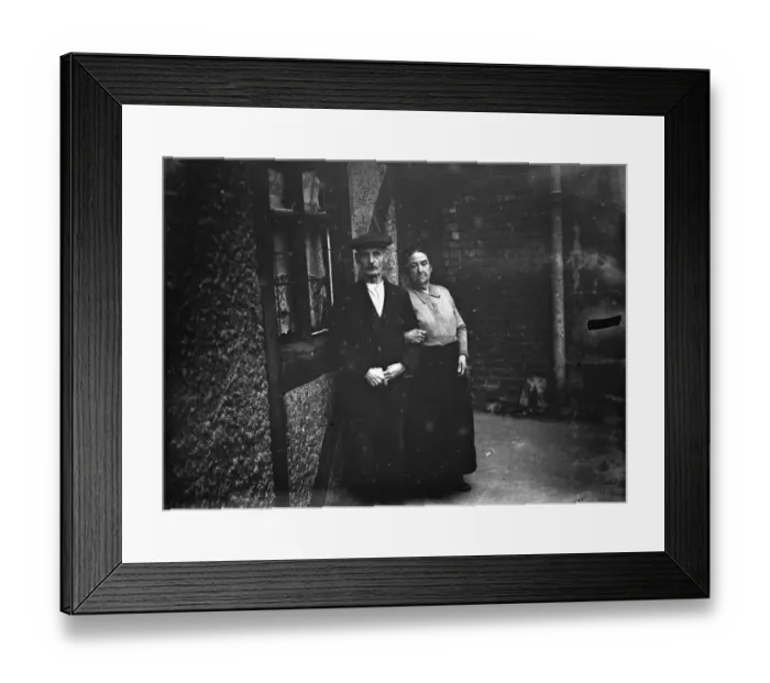 Framed Print : Mr Florey and Mrs Weatherley. Foots Cray. 1935