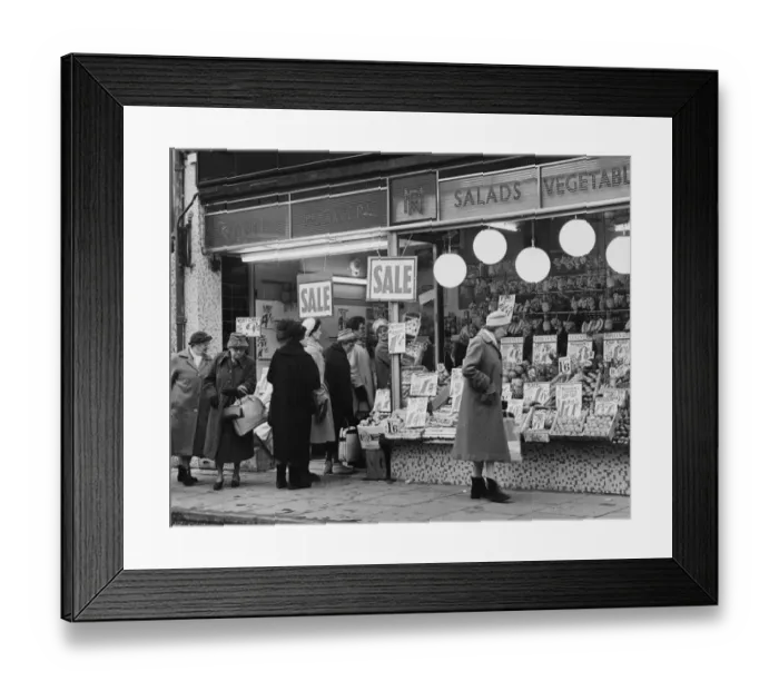 Framed Print : With January sales in full swing this greengrocer in the high Street that Sidcup Framed Print : With January sales in full swing this greengrocer in the high Street that Sidcup