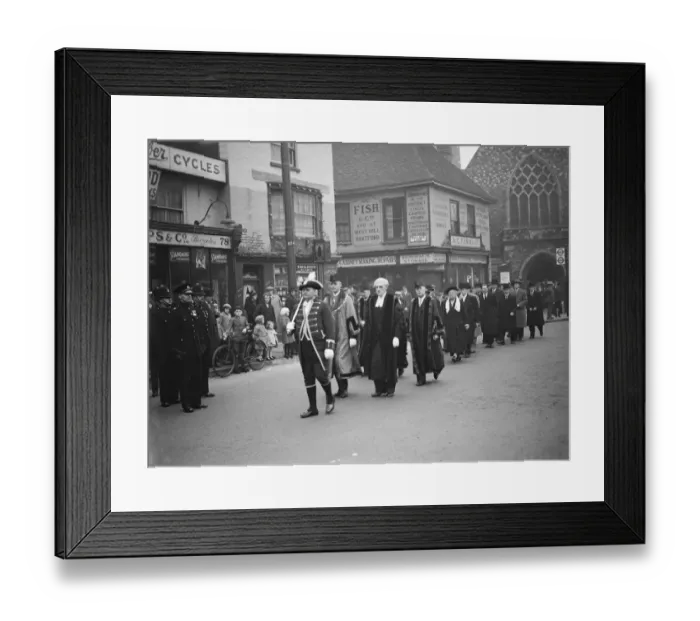 Framed Print : The mayoral procession during the Dartford Armistice memorial service Framed Print : The mayoral procession during the Dartford Armistice memorial service