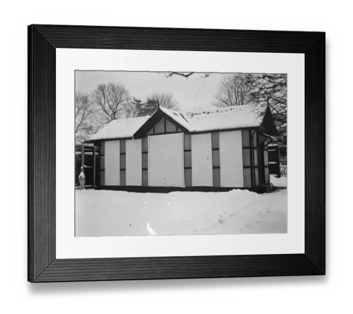 Framed Print : Snow scenes at nr 21 on Foots Cray Lane in Sidcup, Kent. 1938 Framed Print : Snow scenes at nr 21 on Foots Cray Lane in Sidcup, Kent. 1938