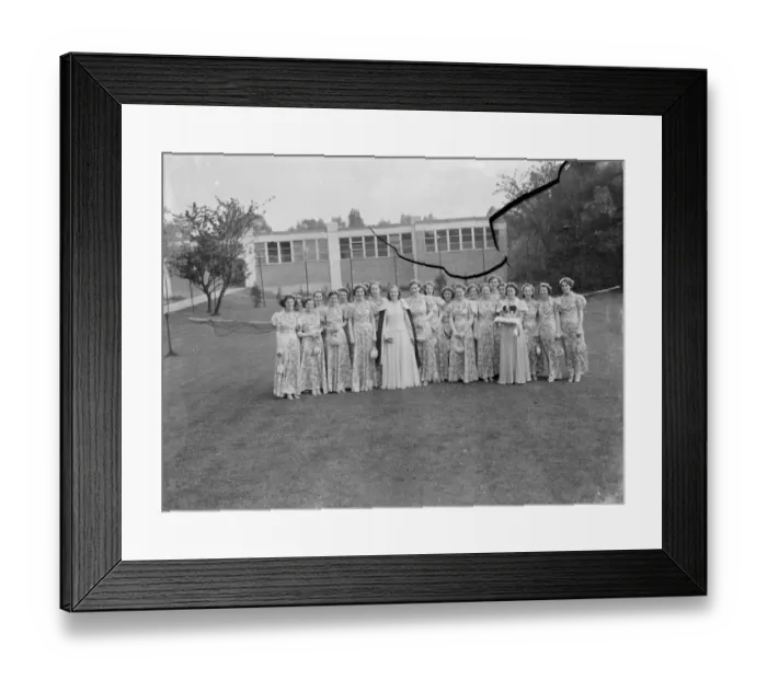 Framed Print : The Dartford Carnival Queen and her attendees. 1939 Framed Print : The Dartford Carnival Queen and her attendees. 1939