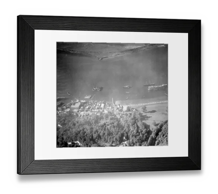 Framed Print : Aerial view of Greenhithe, Kent overlooking Everards shipyard, HMS Worcester Framed Print : Aerial view of Greenhithe, Kent overlooking Everards shipyard, HMS Worcester