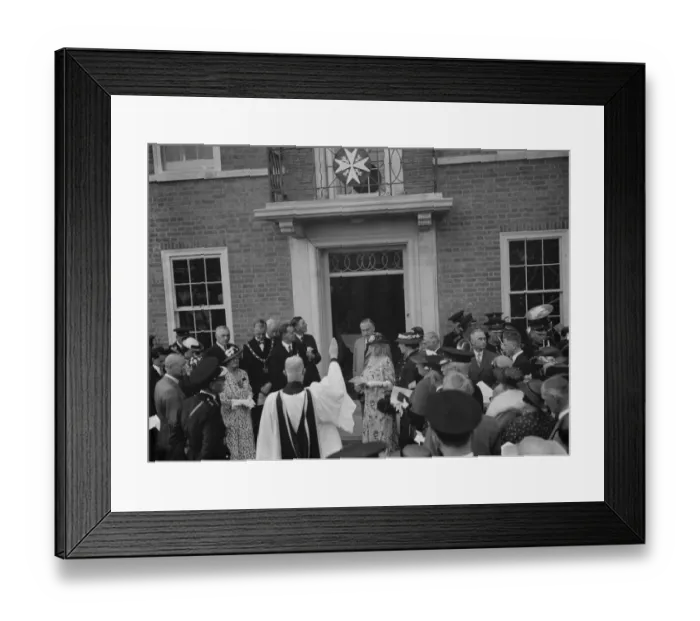 Framed Print : Dartfords new ambulance headquarters. 1937