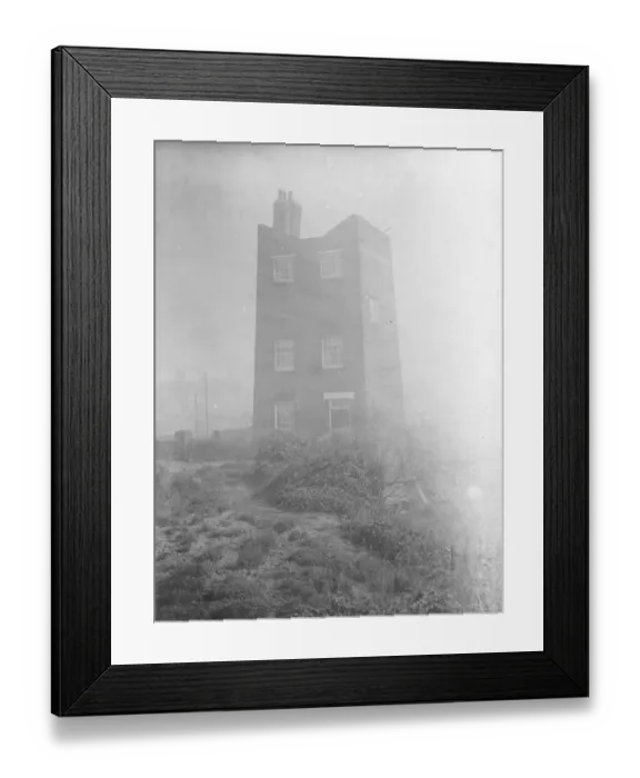 Framed Print : The Mill house in Northfleet, Kent. 1938 Framed Print : The Mill house in Northfleet, Kent. 1938