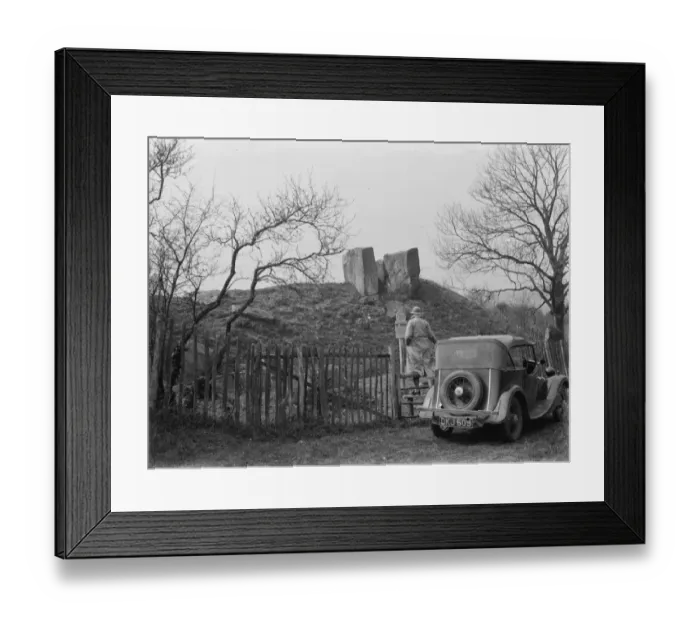 Framed Print : The Coldrum Stone at Trottiscliffe, Kent. The site of a Neolithic burial chamber Framed Print : The Coldrum Stone at Trottiscliffe, Kent. The site of a Neolithic burial chamber