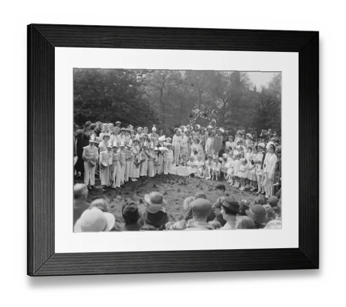 Framed Print : The crowning of Chislehursts May Queen. 1937 Framed Print : The crowning of Chislehursts May Queen. 1937