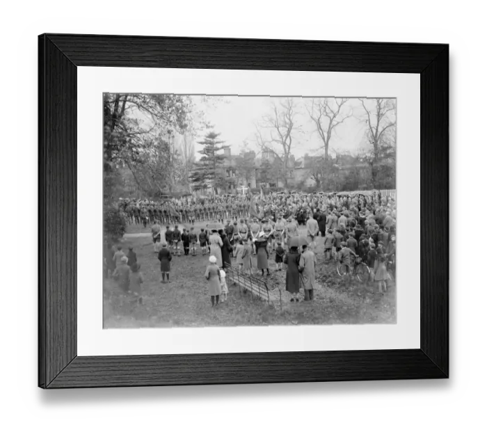 Framed Print : Armistice Day service on Sidcup Green 11 November 1936 Framed Print : Armistice Day service on Sidcup Green 11 November 1936