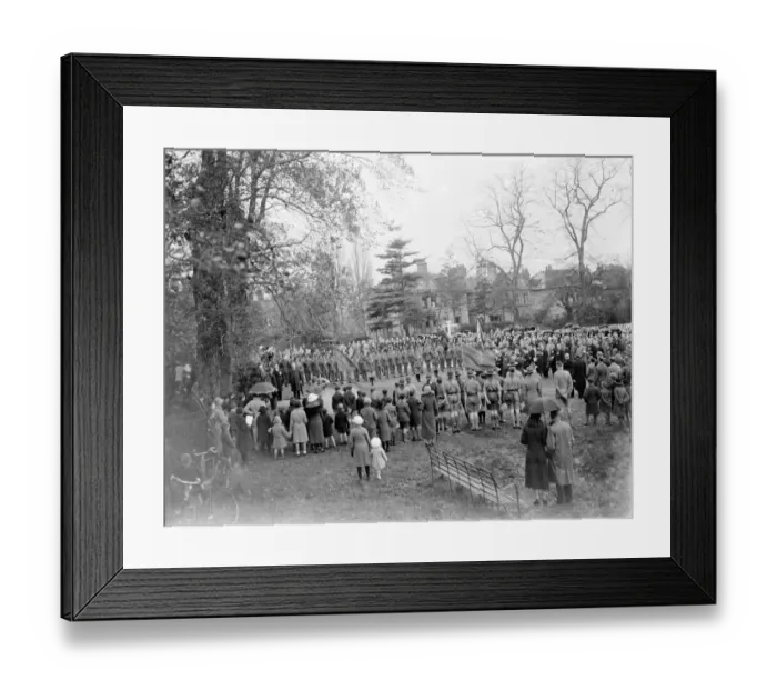 Framed Print : Armistice Day service on Sidcup Green 11 November 1936 Framed Print : Armistice Day service on Sidcup Green 11 November 1936