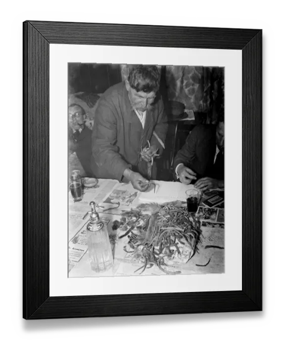 Framed Print : Paying in night at the Rat and Sparrow Club in Eynsford, Kent. Charlie Meadows
