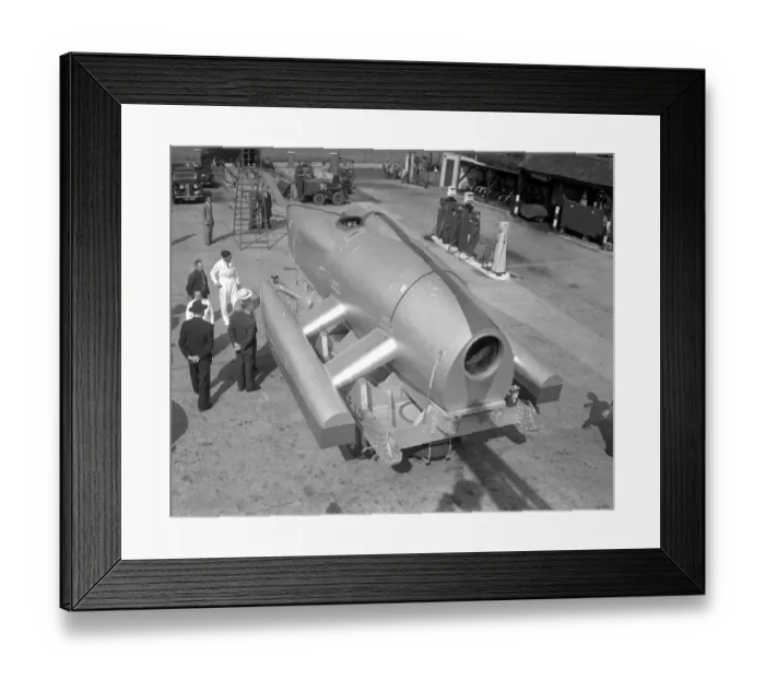 Framed Print : New Malden, Surrey: John Cobb, with his revolutionary speedboat Crusader, in which Framed Print : New Malden, Surrey: John Cobb, with his revolutionary speedboat Crusader, in which