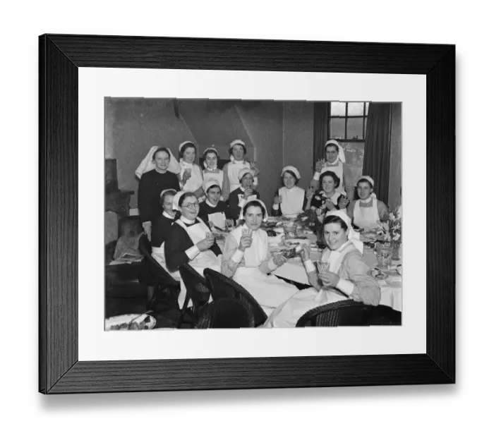 Framed Print : Christmas at the LIvingstone Hospital in Dartford, Kent. The Nurses christmas dinner Framed Print : Christmas at the LIvingstone Hospital in Dartford, Kent. The Nurses christmas dinner