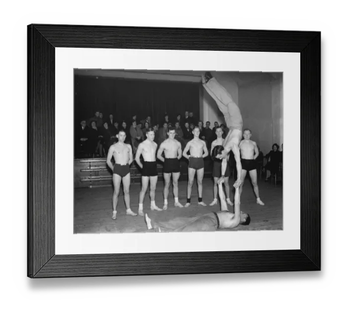 Framed Print : Gymnasium demonstration at the Central Evening School in Sidcup, Kent Framed Print : Gymnasium demonstration at the Central Evening School in Sidcup, Kent