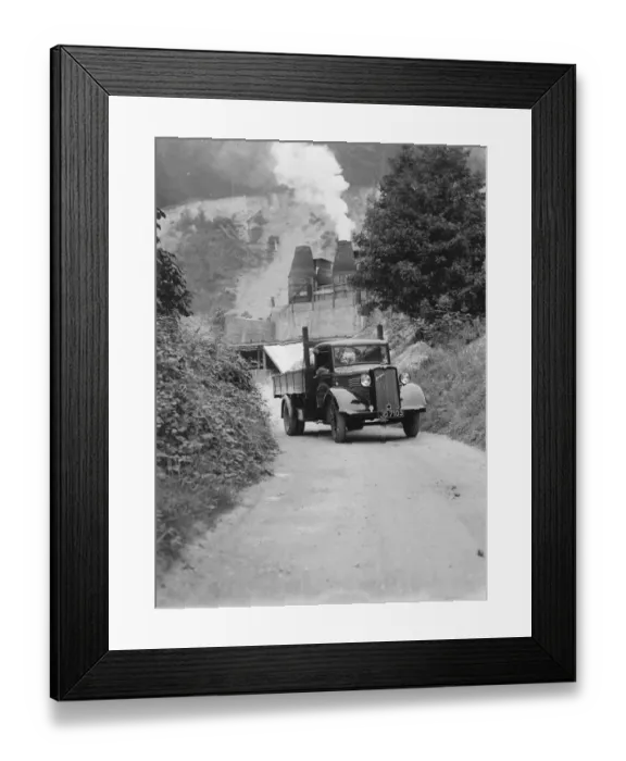 Framed Print : A laden Bedford truck leaves the Lime Works in Dunton Green, Kent. 1938