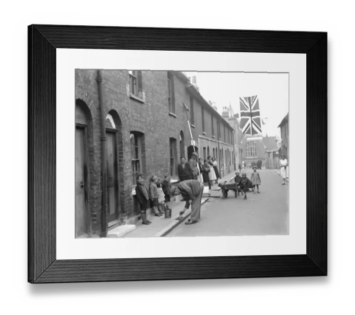 Framed Print : Coronation decorations at Dartford. 6 May 1937