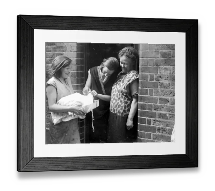 Framed Print : Cooking dinner at Limehouse, London. 1933 Framed Print : Cooking dinner at Limehouse, London. 1933