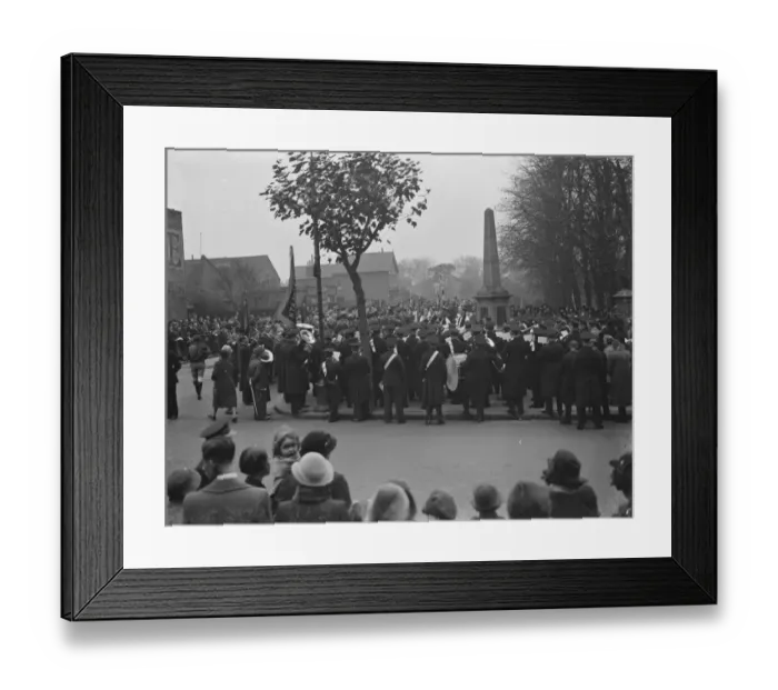 Framed Print : Armistice memorial service in Bexleyheath, Kent. The Reverend Canon Mallison Framed Print : Armistice memorial service in Bexleyheath, Kent. The Reverend Canon Mallison