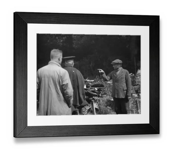 Framed Print : Individuals point out arguments at the demolishing of the shack in Kingsdown. 1936 Framed Print : Individuals point out arguments at the demolishing of the shack in Kingsdown. 1936