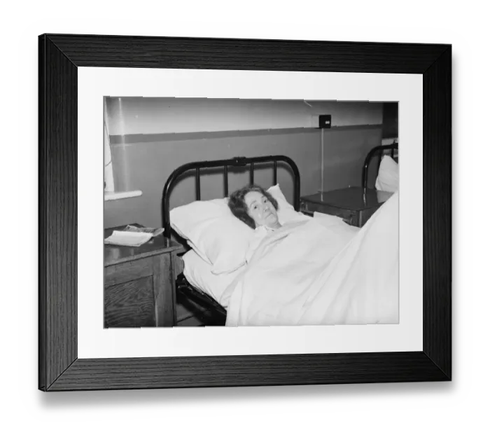 Framed Print : Mrs Hart at Kingsdown. 12 December 1936 Framed Print : Mrs Hart at Kingsdown. 12 December 1936