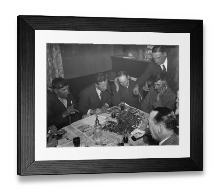 Framed Print : Paying in night at the Rat and Sparrow Club in Eynsford, Kent. Charlie Meadows