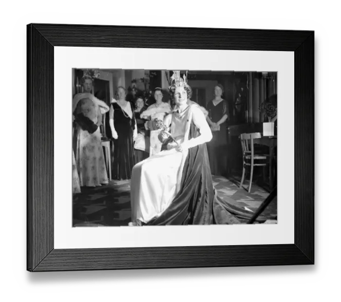 Framed Print : Eltham Carnival: The coronation ceremony of the Carnival Queen. 1934