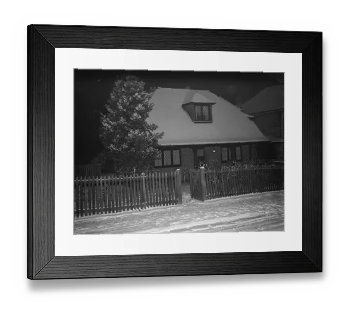 Framed Print : The Cottage, nr 1 on Birchwood Avenue, Sidcup, Kent, covered in snow Framed Print : The Cottage, nr 1 on Birchwood Avenue, Sidcup, Kent, covered in snow