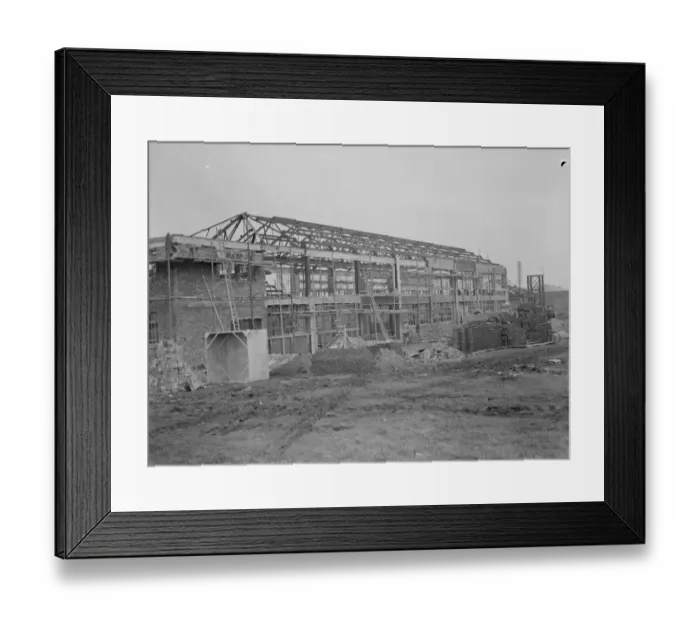 Framed Print : The construction of the new factory for British Sisalkraft Ltd at Strood, Kent Framed Print : The construction of the new factory for British Sisalkraft Ltd at Strood, Kent