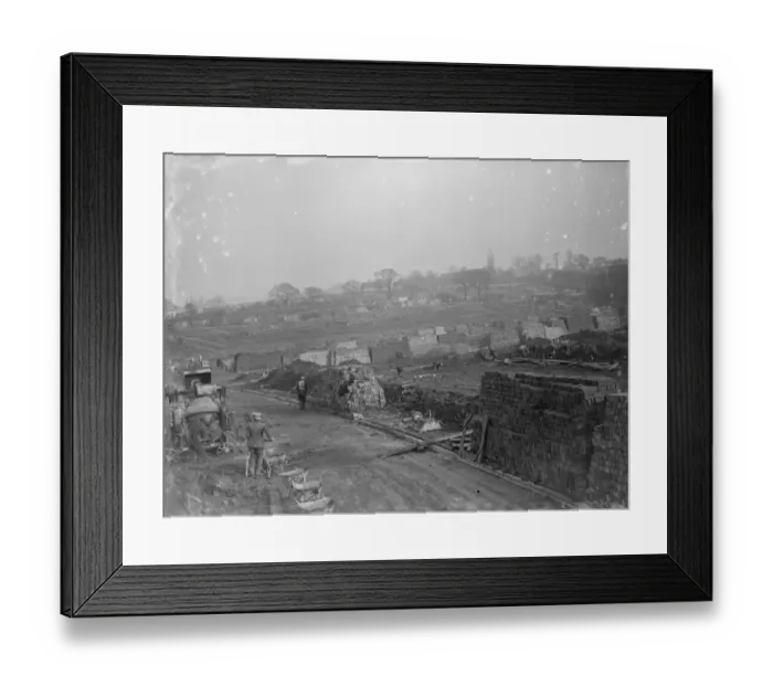 Framed Print : The construction of the London County Council housing estate at Chislehurst, Kent