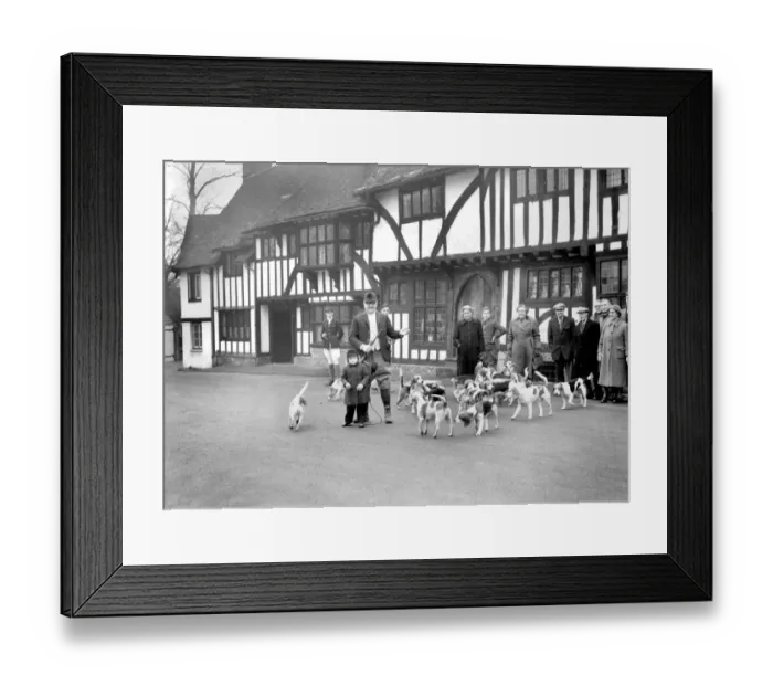 Framed Print : THE KENNEL HUNTSMAN AND THE LITTLE GIRL The former is Ralph, huntsman to the Wye Framed Print : THE KENNEL HUNTSMAN AND THE LITTLE GIRL The former is Ralph, huntsman to the Wye